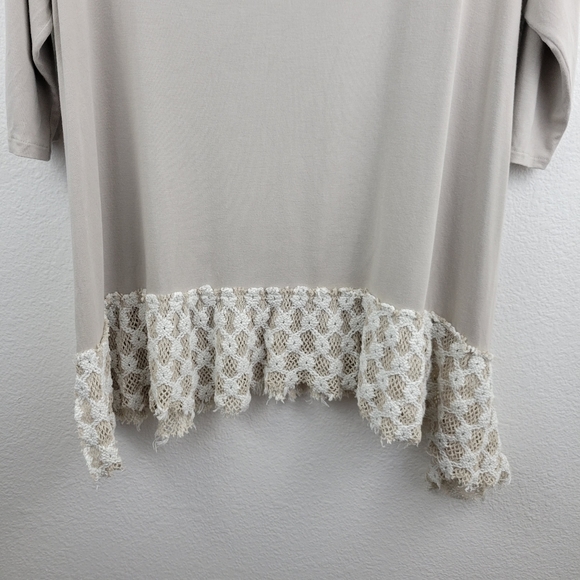 Patricia Woods Pour Filly + Colt Beige Tan Top With Crochet Detail Size Small - Picture 4 of 15